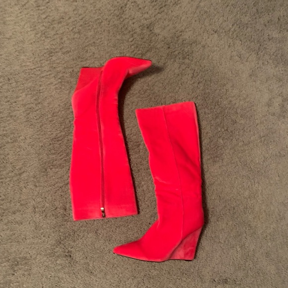 Hot pink suede wedge boot - Picture 1 of 5